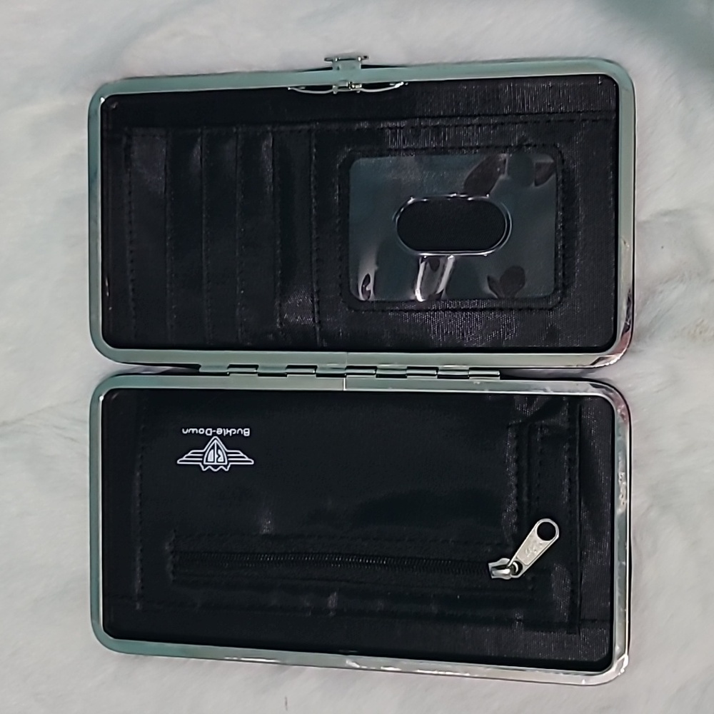 Marvel Hinge Wallet - Picture 3 of 3